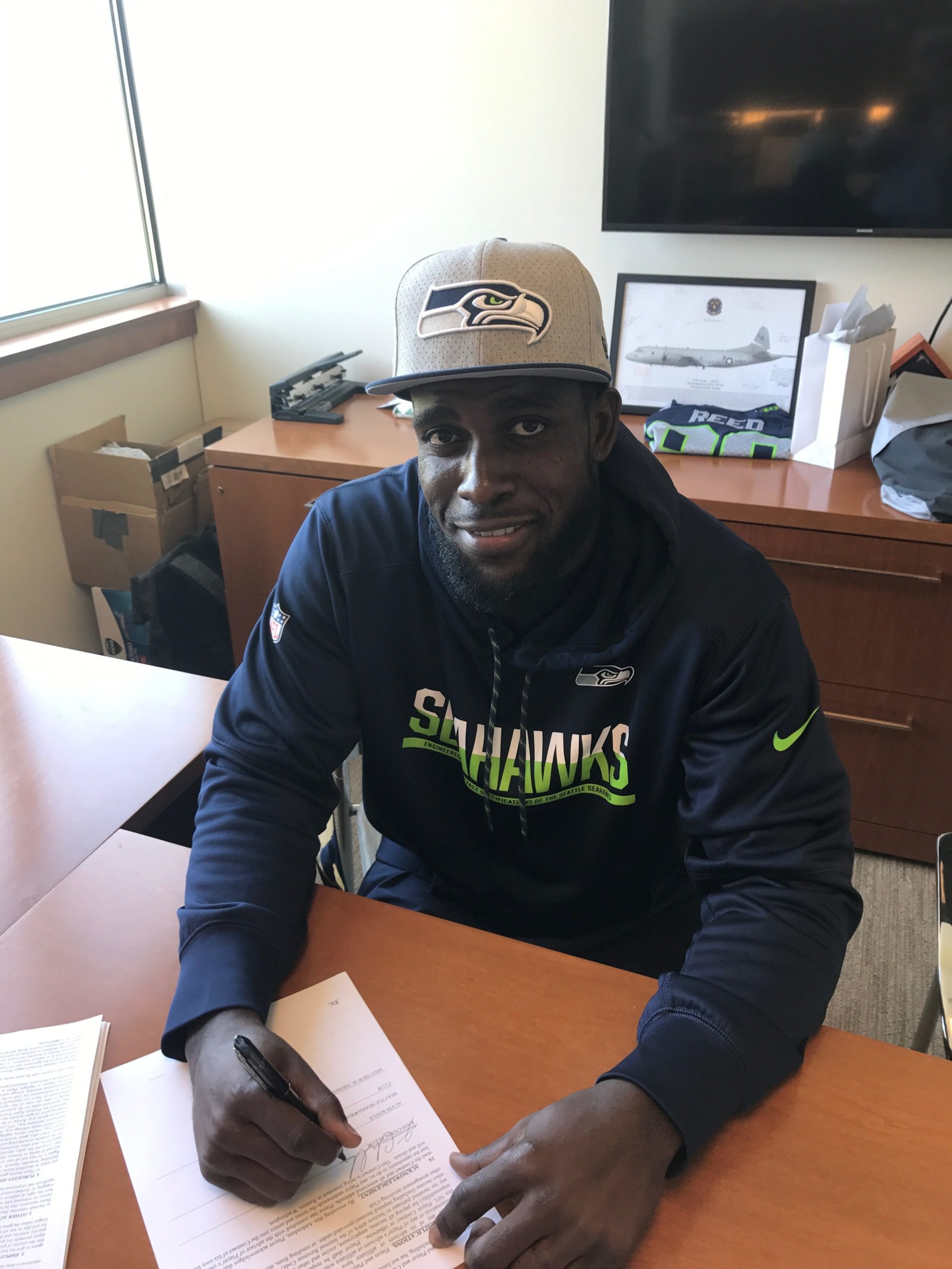 Seahawks' Kam Chancellor signs 3-year, $36 million contract extension